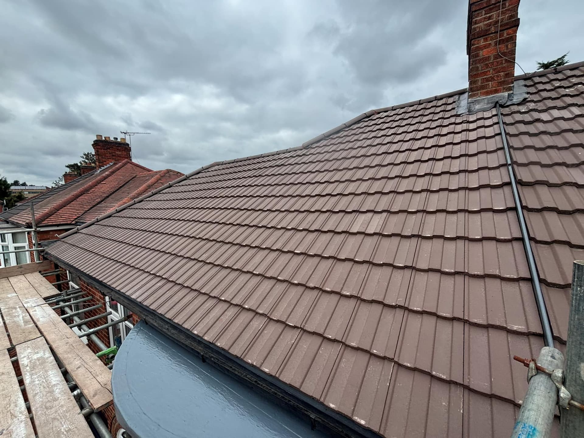 New Roof in Birstall Leicester Using Sandtoft Lindum Tiles — roofing work by Armour Shield Roofing Services Coalville (photo 54)